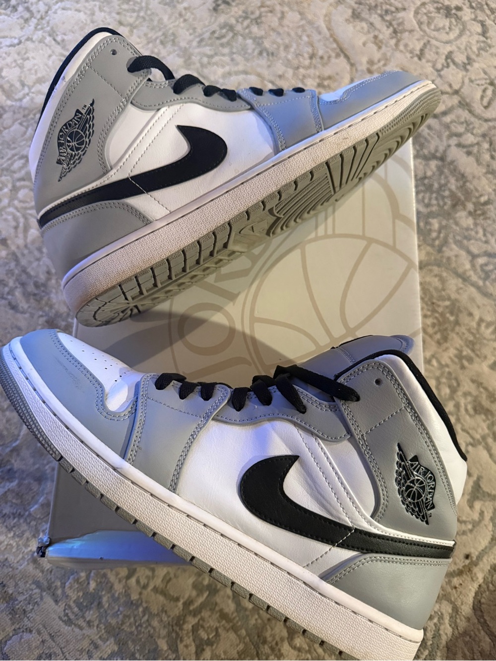Jordan 1 Mid Light Smoke Grey - Sneakers in White, Light Gray & Black